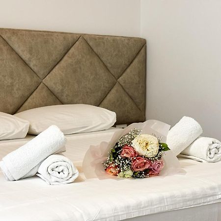 Hotel Andrea Sarande Bagian luar foto