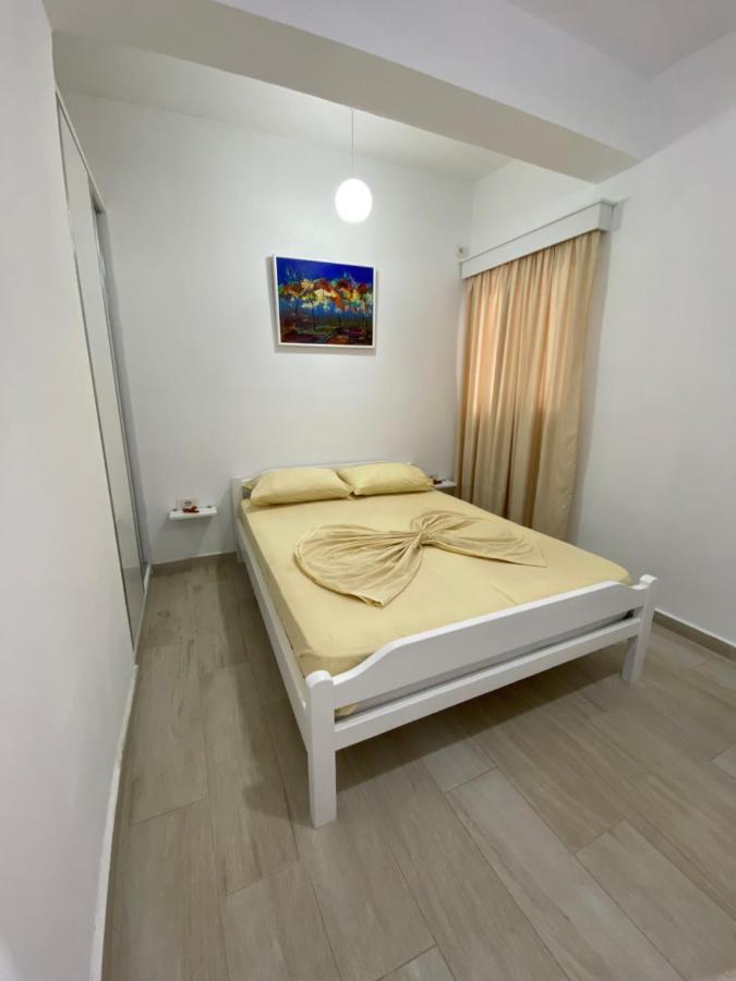Hotel Andrea Sarande Bagian luar foto