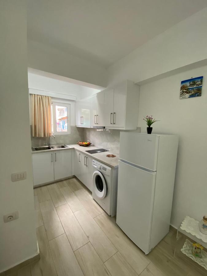 Hotel Andrea Sarande Bagian luar foto