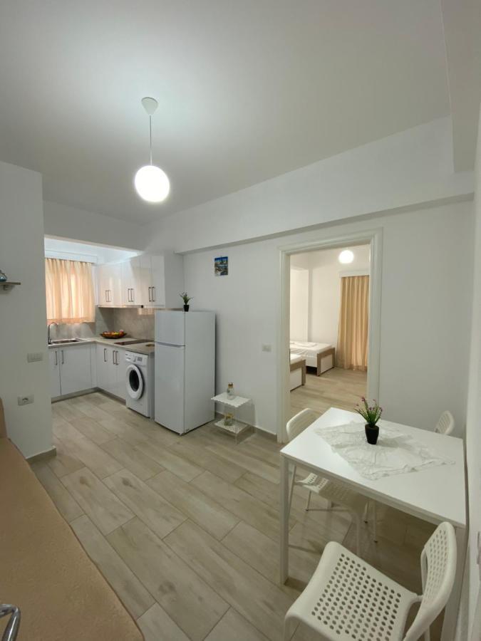Hotel Andrea Sarande Bagian luar foto