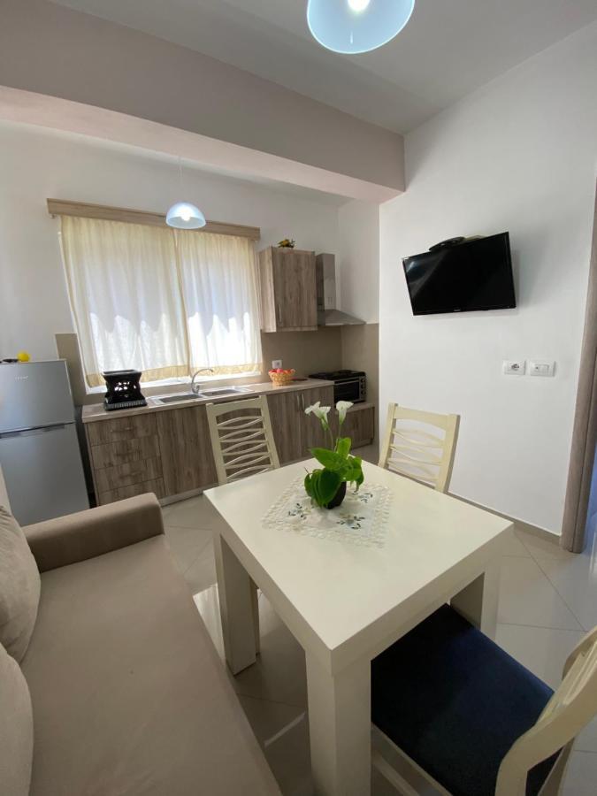 Hotel Andrea Sarande Bagian luar foto