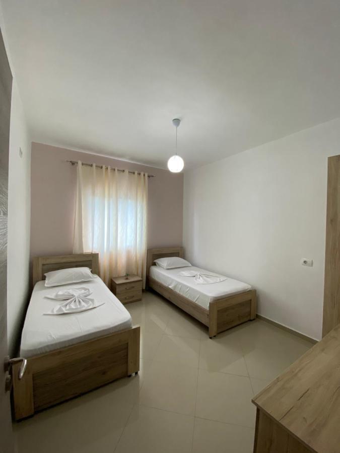 Hotel Andrea Sarande Bagian luar foto