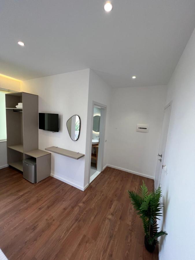Hotel Andrea Sarande Bagian luar foto