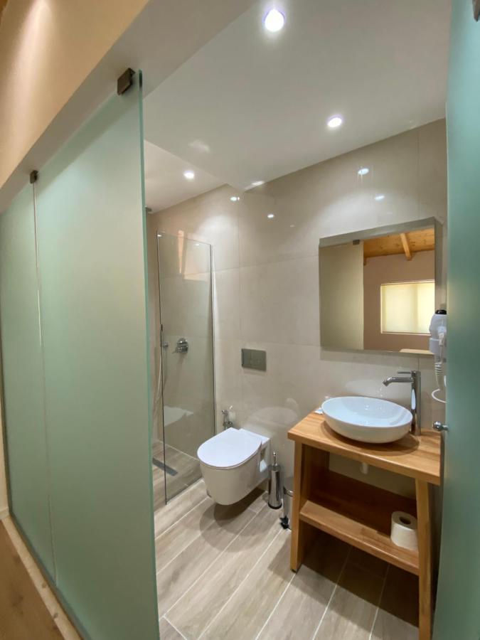 Hotel Andrea Sarande Bagian luar foto