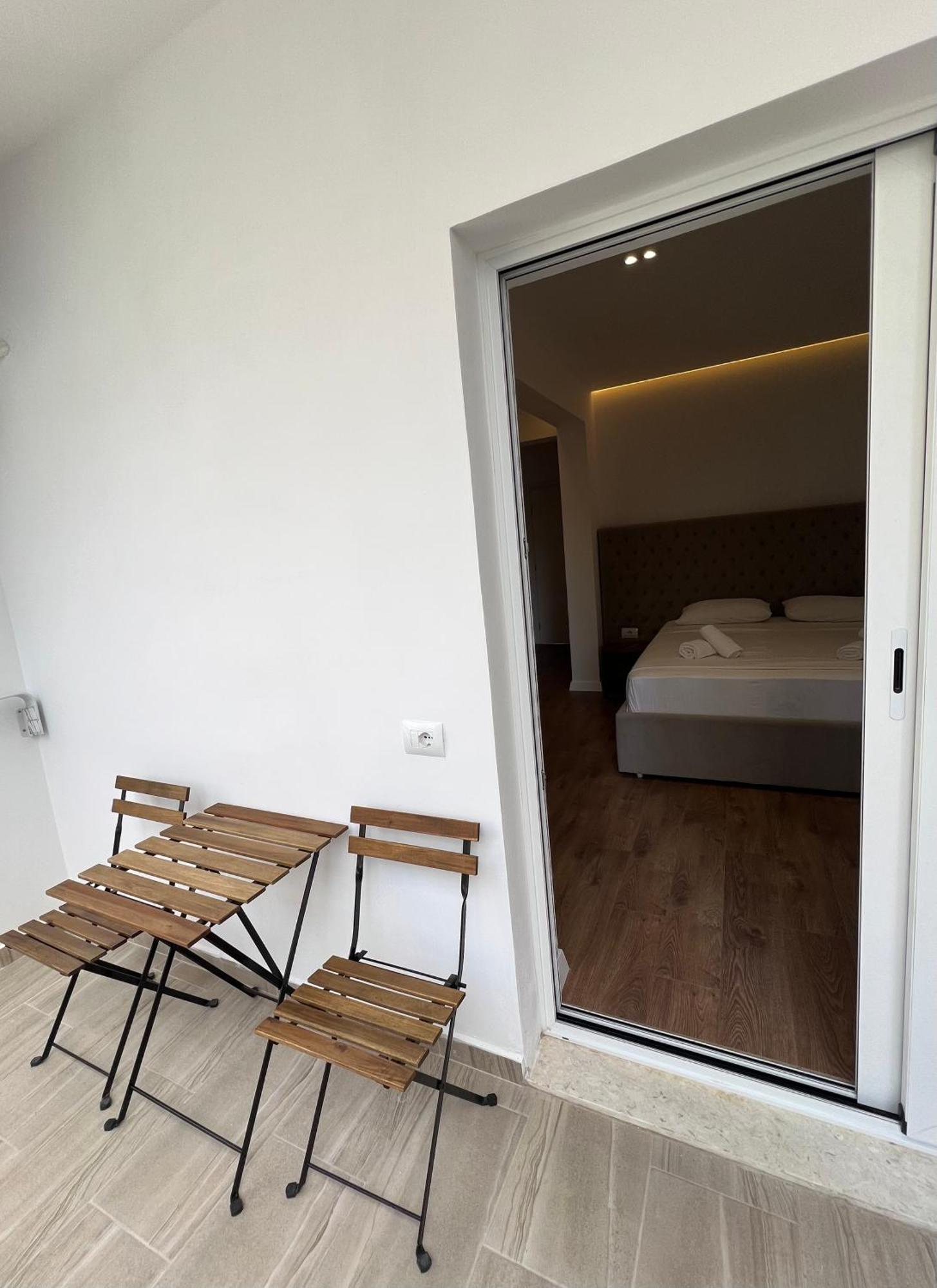 Hotel Andrea Sarande Bagian luar foto