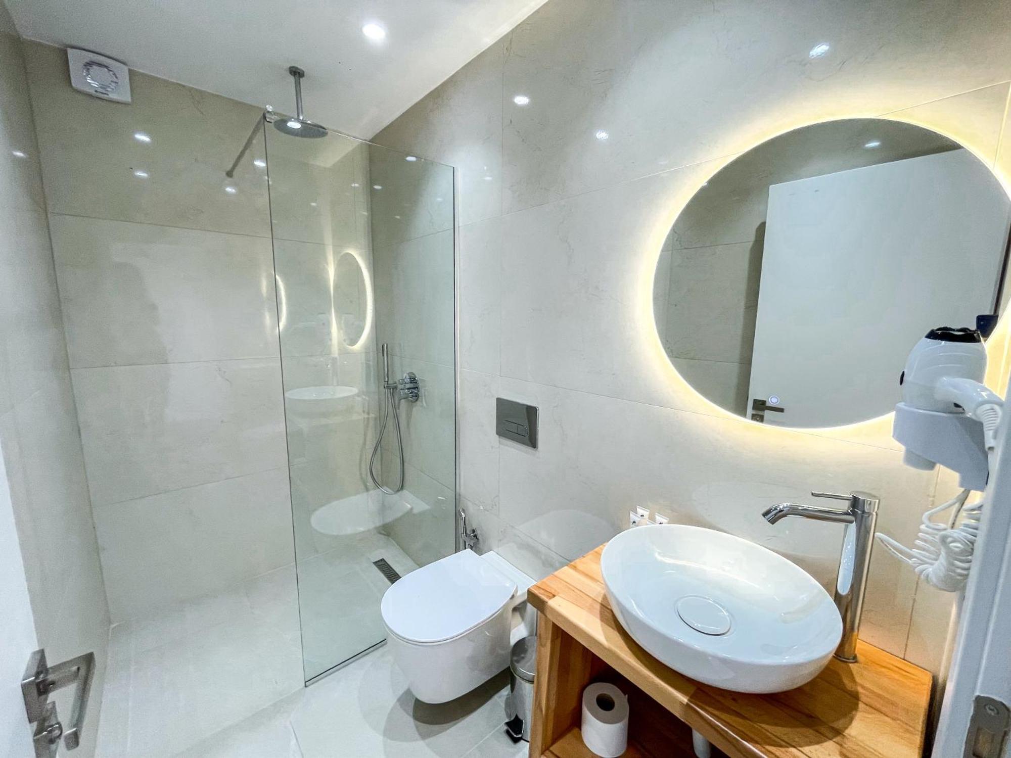 Hotel Andrea Sarande Bagian luar foto