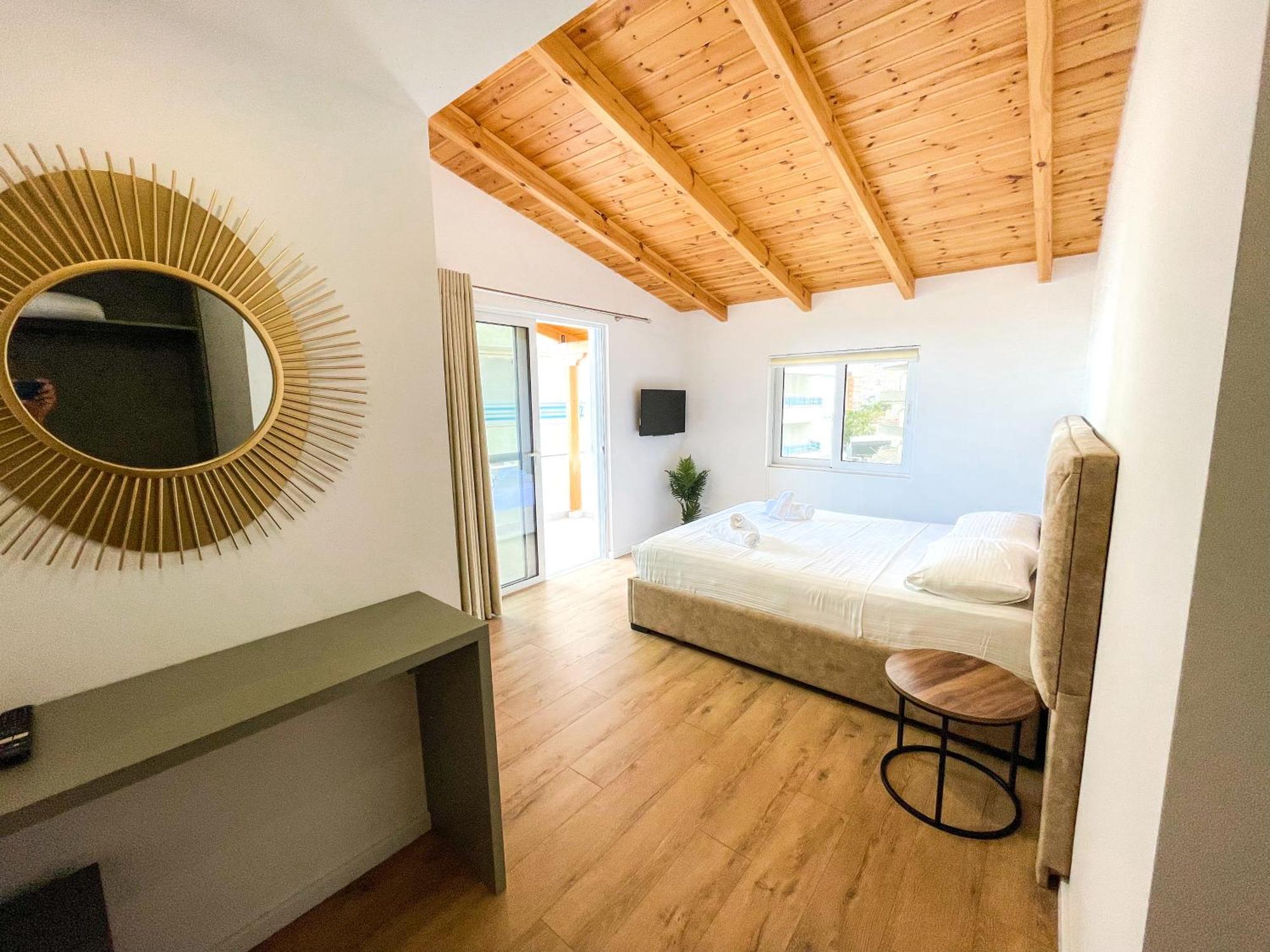 Hotel Andrea Sarande Bagian luar foto