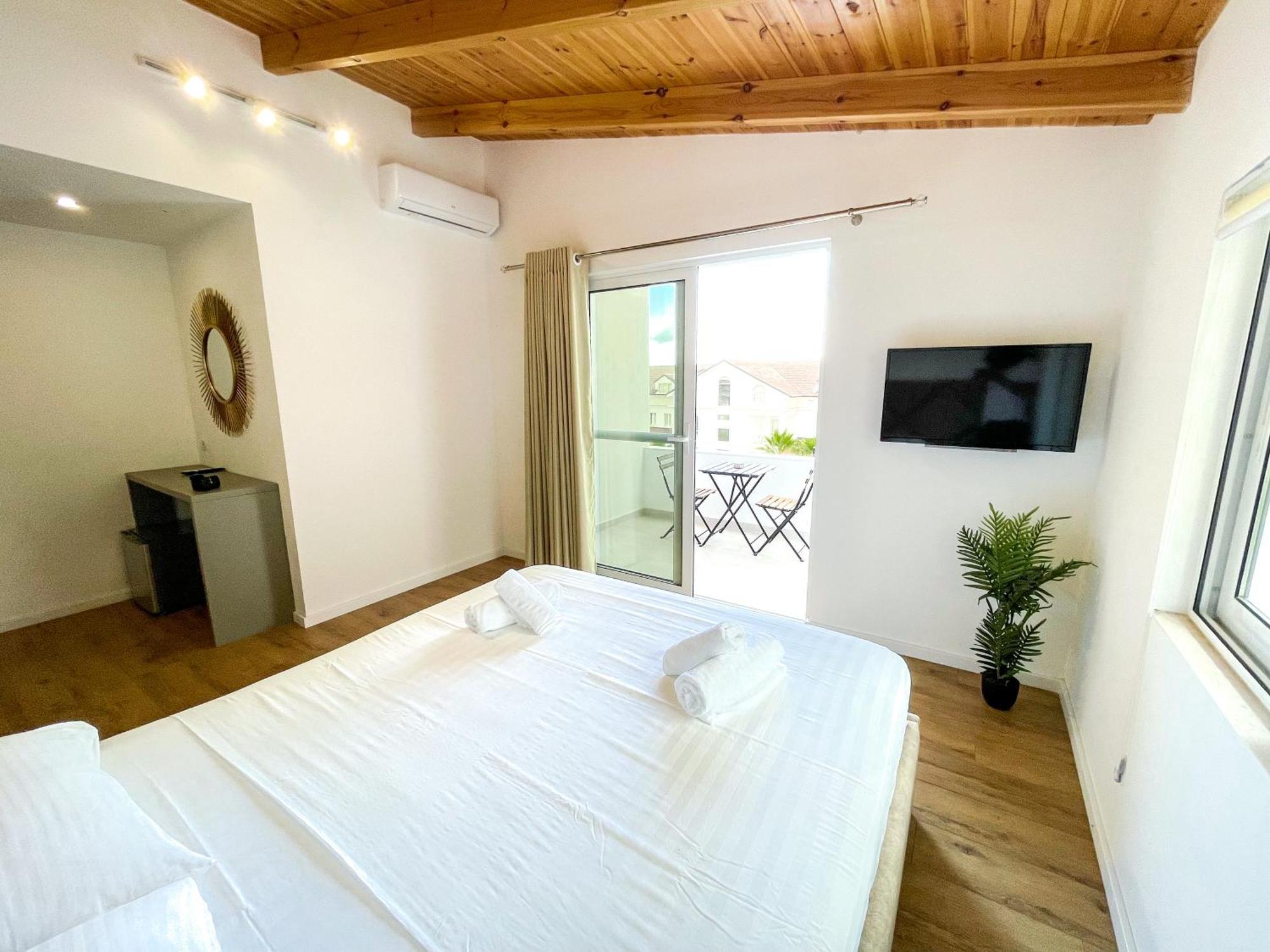 Hotel Andrea Sarande Bagian luar foto